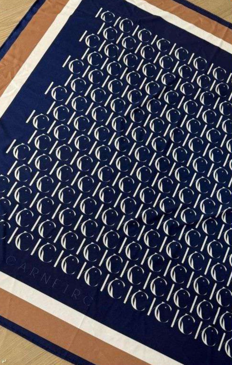 Lenços Personalizados 70x70cm